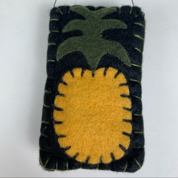 Hand stitched felt stuffed Pineapple on wire hang - Picture 2 of 11